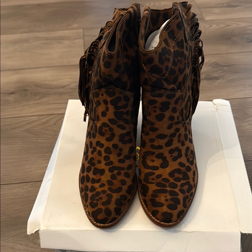 BEAST FASHION Leopard Fringe Ankle Booties NIB - Picture 7 of 8